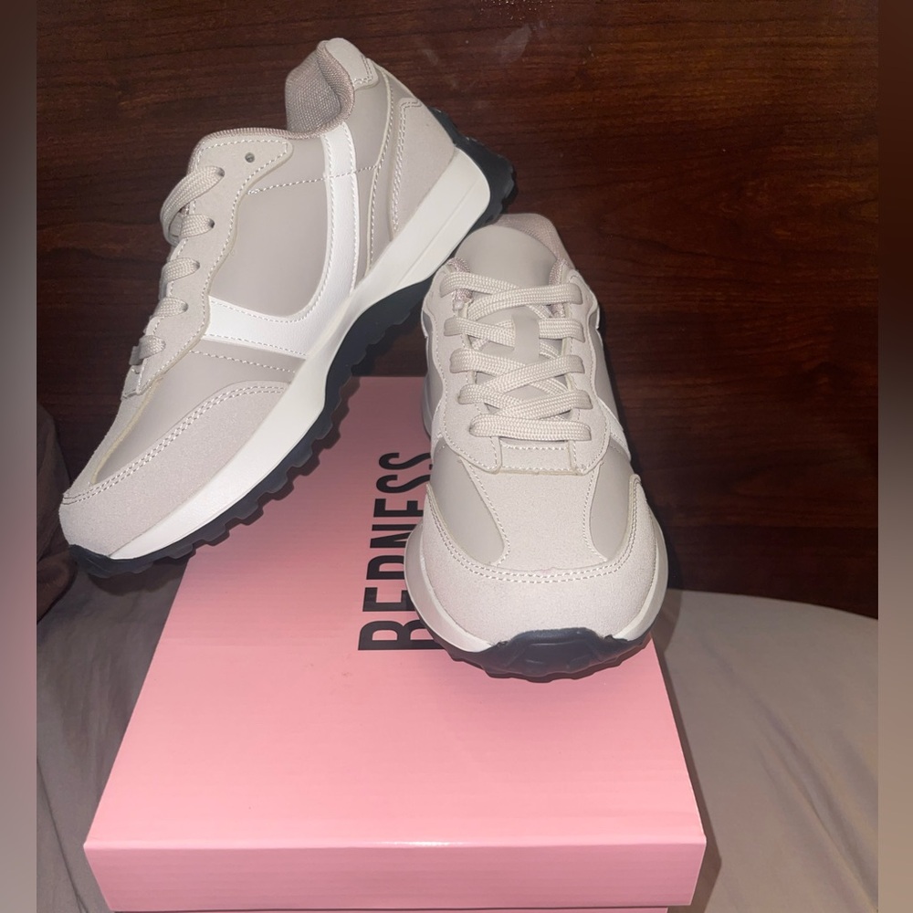 Berness Beyoncé Fashion Sneaker New!